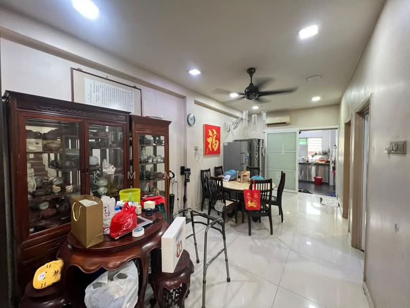 1.5-storey Terraced House for Sale in Bandar Sri Damansara (Selangor) - Kim Meng Lew - Living Room - PropertyGuru.com.my