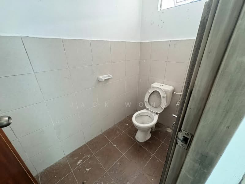 Shop for Rent in Pulai (Johor) - Jack Wong - Bathroom - PropertyGuru.com.my