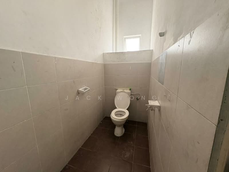 Shop for Rent in Pulai (Johor) - Jack Wong - Bathroom - PropertyGuru.com.my