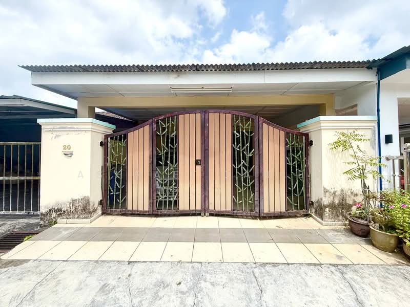 1-storey Terraced House for Sale in Desa Sri Jenaris (Kajang) - Ashraff Daniel - Exterior - PropertyGuru.com.my