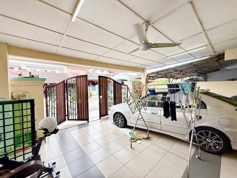 1-storey Terraced House for Sale in Desa Sri Jenaris (Kajang) - Ashraff Daniel - Exterior - PropertyGuru.com.my