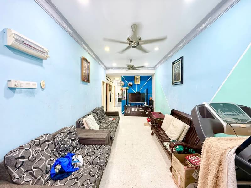 1-storey Terraced House for Sale in Desa Sri Jenaris (Kajang) - Ashraff Daniel - Living Room - PropertyGuru.com.my