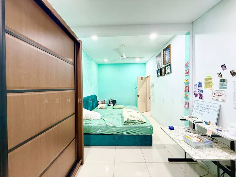 1-storey Terraced House for Sale in Desa Sri Jenaris (Kajang) - Ashraff Daniel - Bedroom - PropertyGuru.com.my