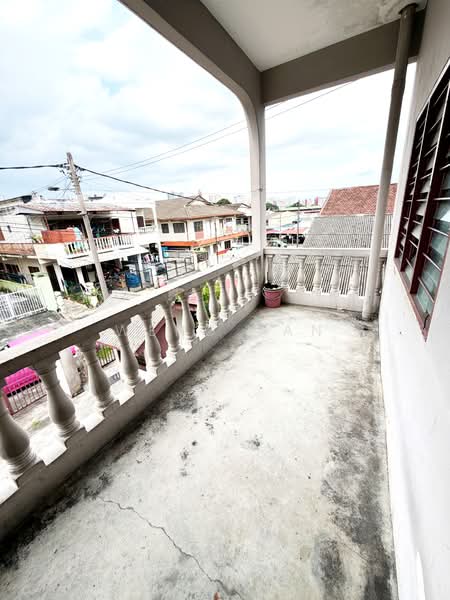 Bungalow for Rent in Sungai Way Free Indsutrial Zone (Petaling Jaya) - Weng Tan - Balcony - PropertyGuru.com.my