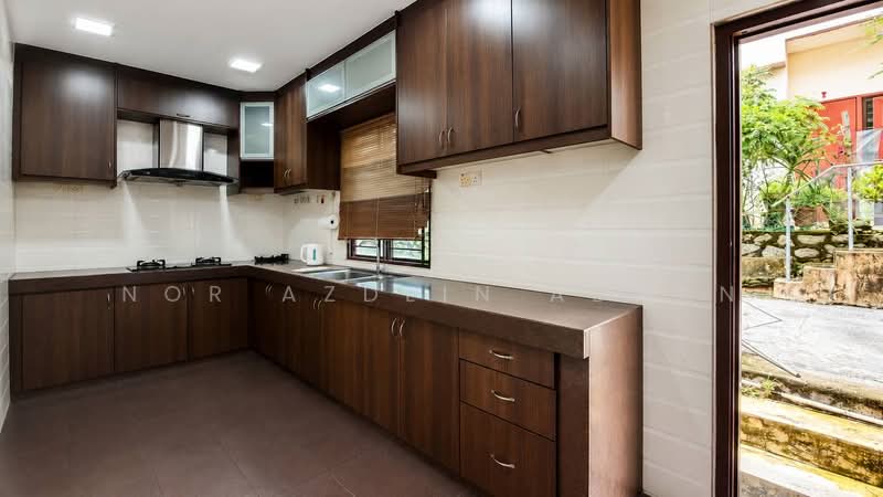 Rumah Teres 3 Tingkat untuk Dijual di Sentosa Villa (Kajang) - Nor Azdlin Adnan - PropertyGuru.com.my