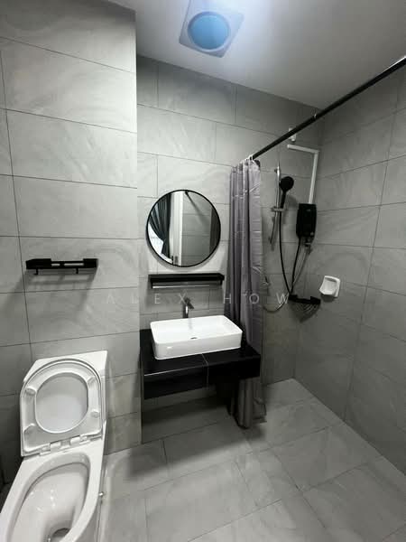 Servis Apartment untuk Disewa di Sky Trees - Alex How - Bathroom - PropertyGuru.com.my