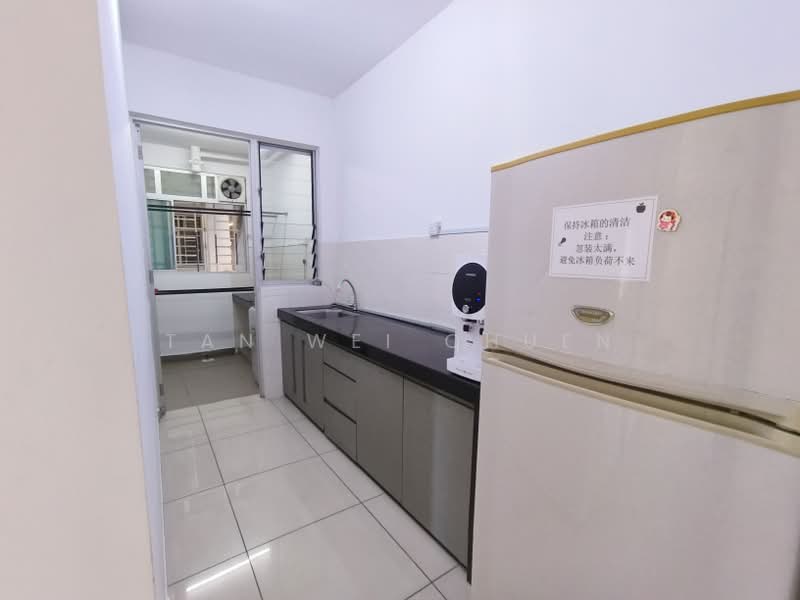 Service Residence for Rent at Platinum Lake PV 21 - Tan Wei Chuen - Kitchen - PropertyGuru.com.my