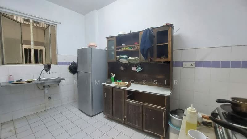 Condominium for Sale at Cyberia Crescent 2 - Anim Moksir - Kitchen - PropertyGuru.com.my
