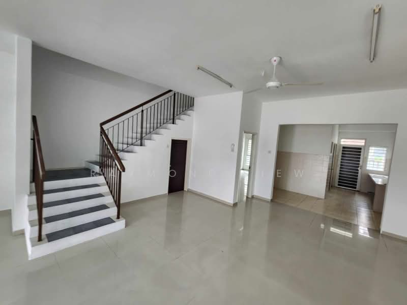 Semi-Detached House for Sale in Sutera Damansara (Damansara Damai) - Raymond Siew - Living Room - PropertyGuru.com.my