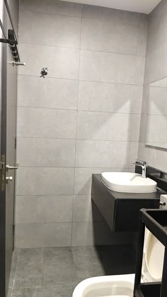 Servis Apartment untuk Disewa di Sunway Velocity TWO - John Lai - Bathroom - PropertyGuru.com.my
