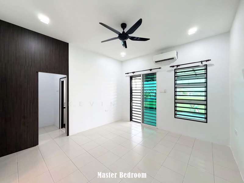 2-storey Terraced House for Sale in Kampar (Perak) - Kevin Chai - Master Bedroom - PropertyGuru.com.my