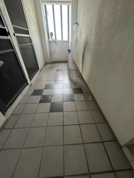 Condominium for Rent at Oasis - Mr Chee - Corridor - PropertyGuru.com.my