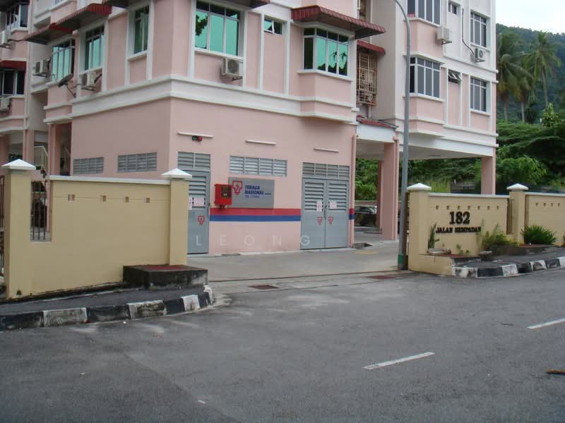 Pangsapuri untuk Disewa di Sempadan Indah Apartment - Leong . - Exterior - PropertyGuru.com.my