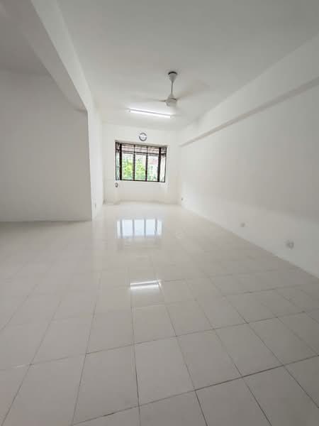 Pangsapuri untuk Disewa di Sempadan Indah Apartment - Leong . - Living Room - PropertyGuru.com.my