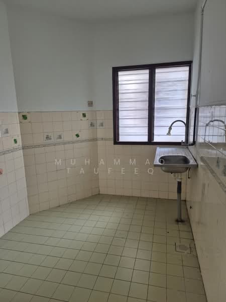 Apartment for Rent at Subang Perdana Goodyear Court 5 - Muhammad Taufeeq - Kitchen - PropertyGuru.com.my