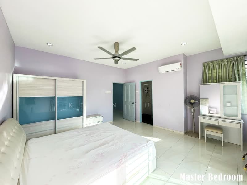 2-storey Terraced House for Sale in Kampar (Perak) - Kevin Chai - Master Bedroom - PropertyGuru.com.my