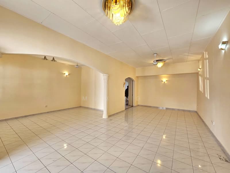 Rumah Berkembar untuk Dijual di Jelutong (Penang) - Max Ng - Living Room - PropertyGuru.com.my