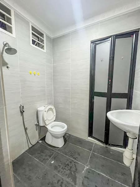 2-storey Terraced House for Sale in Bandar Kinrara Seksyen 1 (Bandar Kinrara) - JUMIDAH (JUE) - Bathroom - PropertyGuru.com.my