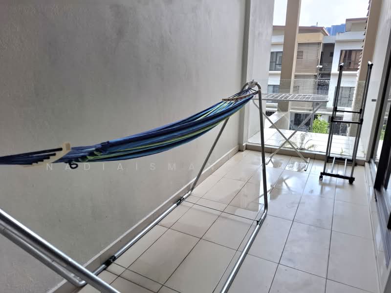 Rumah Bandar untuk Disewa di Puchong (Selangor) - NadiaIsmanu Janie - Balcony - PropertyGuru.com.my