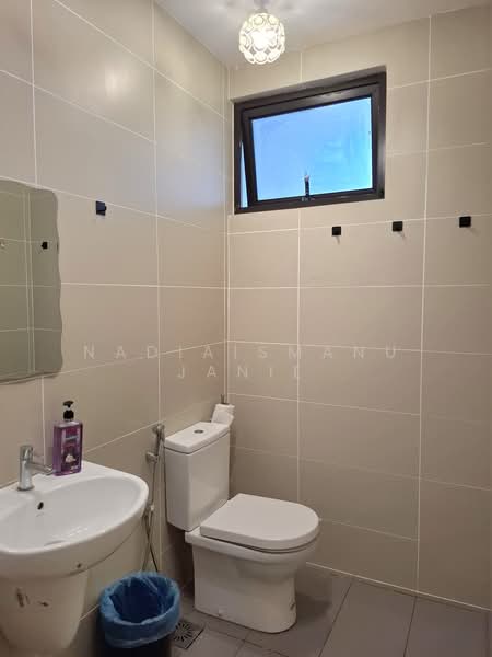 Rumah Bandar untuk Disewa di Puchong (Selangor) - NadiaIsmanu Janie - Bathroom - PropertyGuru.com.my