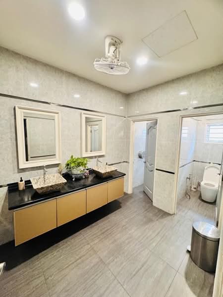 Shop / Office for Sale in Glenmarie (Selangor) - Ashraff Daniel - PropertyGuru.com.my