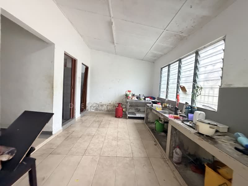 Rumah Teres 1 Tingkat untuk Dijual di Salak South (Kuala Lumpur) - Denver Sin - Kitchen - PropertyGuru.com.my