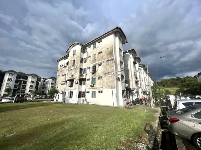 Apartment for Sale at Pangsapuri Opal - Ahmad Fadlee - PropertyGuru.com.my