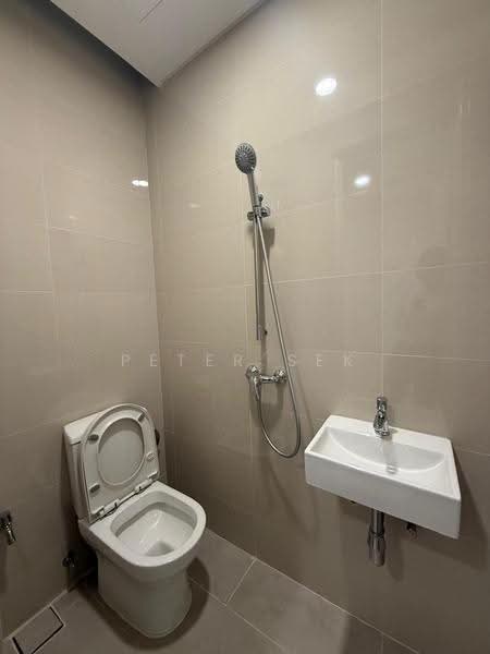 Service Residence for Sale at Crown Residences @ Pavilion Damansara Heights - Peter Sek - Bathroom - PropertyGuru.com.my