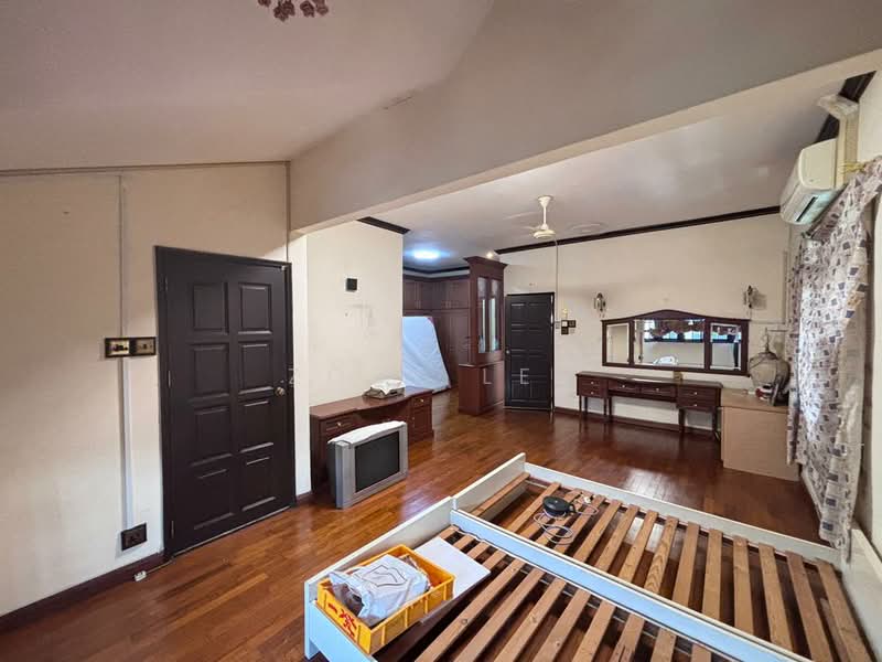 Semi-Detached House for Sale in Taman Pelangi (Johor Bahru) - Zoey Lee - PropertyGuru.com.my