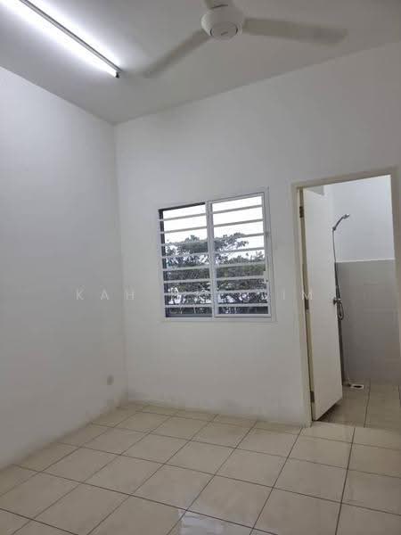 Rumah Teres 2-Tingkat untuk Disewa di Iringan Bayu (Seremban) - Kah Hee Lim - Bathroom - PropertyGuru.com.my
