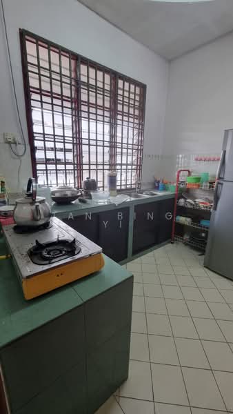 Rumah Teres 1 Tingkat untuk Dijual di Taman Puteri Wangsa (Ulu Tiram) - Tan Bing Yi - Kitchen - PropertyGuru.com.my