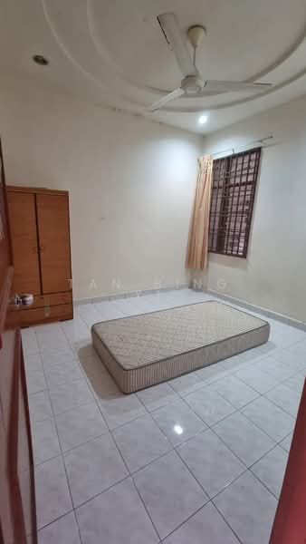 Rumah Teres 1 Tingkat untuk Dijual di Taman Puteri Wangsa (Ulu Tiram) - Tan Bing Yi - Bedroom - PropertyGuru.com.my