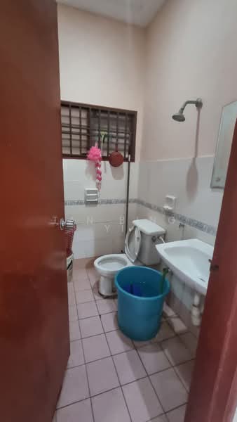 Rumah Teres 1 Tingkat untuk Dijual di Taman Puteri Wangsa (Ulu Tiram) - Tan Bing Yi - Bathroom - PropertyGuru.com.my