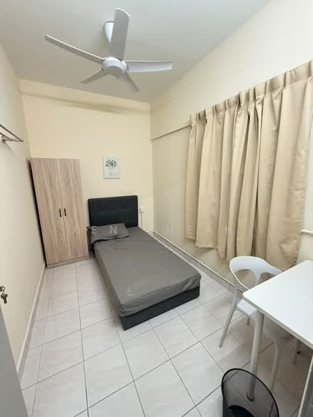 Apartment for Rent at Pangsapuri Cemara - Ken Cheah - Bedroom - PropertyGuru.com.my