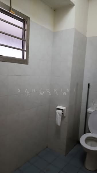 2-storey Terraced House for Rent in Taman Putri Kulai (Kulai) - Santorinic Wang - Bathroom - PropertyGuru.com.my