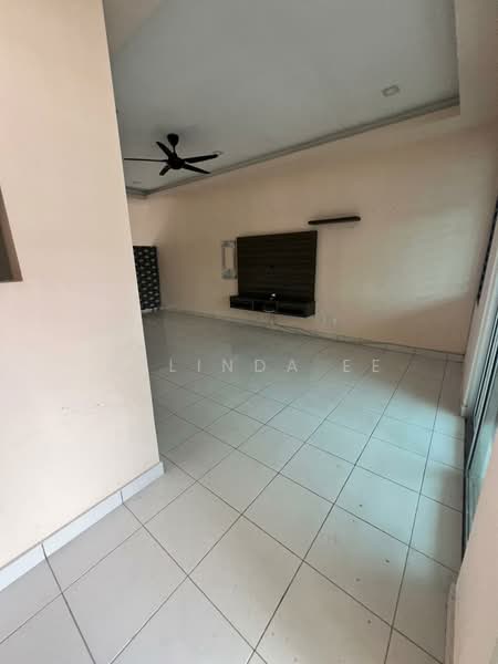 Rumah Teres 2 Tingkat untuk Dijual di Taman Bestari Perdana (Pasir Gudang) - Melinda Ee - Living Room - PropertyGuru.com.my
