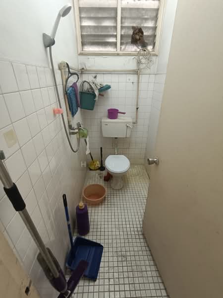Rumah Teres 2 Tingkat untuk Disewa di Taman Overseas Union (Taman Oug) (Jalan Klang Lama (Old Klang Road)) - Han . - Bathroom - PropertyGuru.com.my