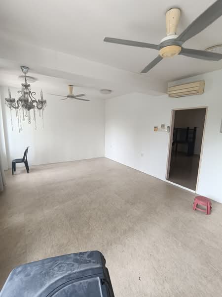 Rumah Teres 2 Tingkat untuk Disewa di Taman Overseas Union (Taman Oug) (Jalan Klang Lama (Old Klang Road)) - Han . - Living Room - PropertyGuru.com.my