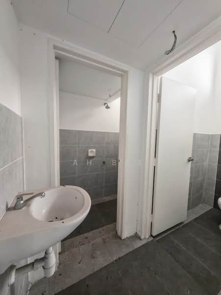 Kedai / Pejabat untuk Dijual di Masai (Johor) - Ah Bee - Bathroom - PropertyGuru.com.my