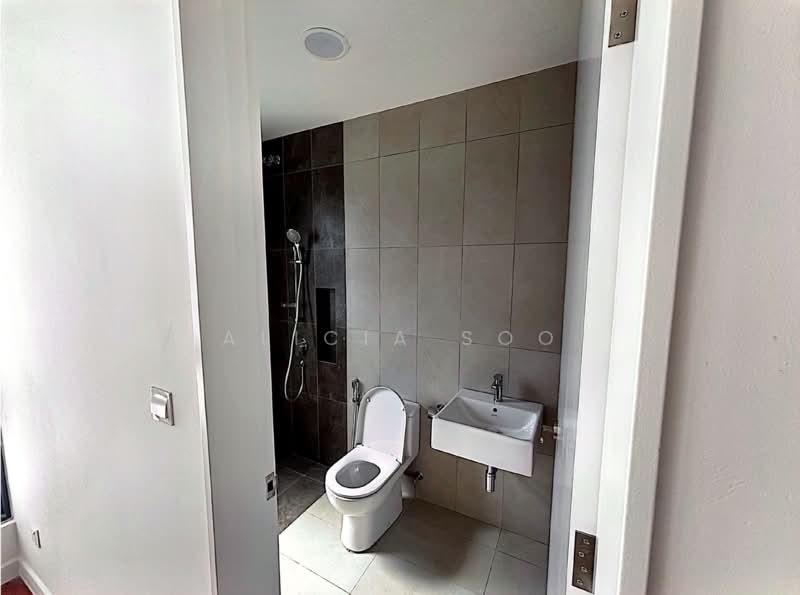 2-storey Terraced House for Rent in Sungai Buloh (Selangor) - Alicia Soo - Bathroom - PropertyGuru.com.my