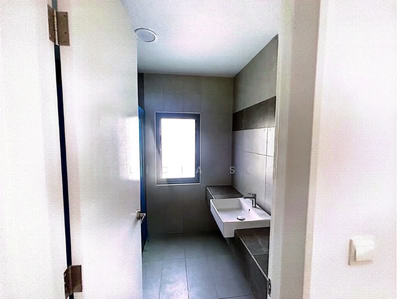 2-storey Terraced House for Rent in Sungai Buloh (Selangor) - Alicia Soo - Bathroom - PropertyGuru.com.my