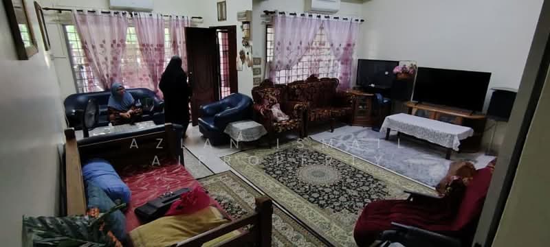 1.5-storey Terraced House for Sale in Setia Tropika (Johor Bahru) - Azlan Ismail aiproperty - Living Room - PropertyGuru.com.my