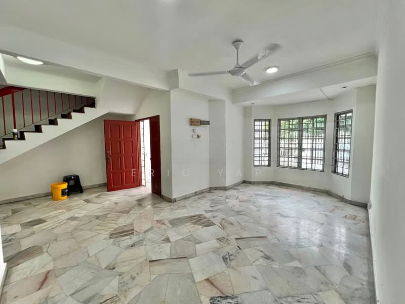 Rumah Teres 2 Tingkat untuk Disewa di Taman Sri Andalas (Klang) - Eric Yap - Living Room - PropertyGuru.com.my