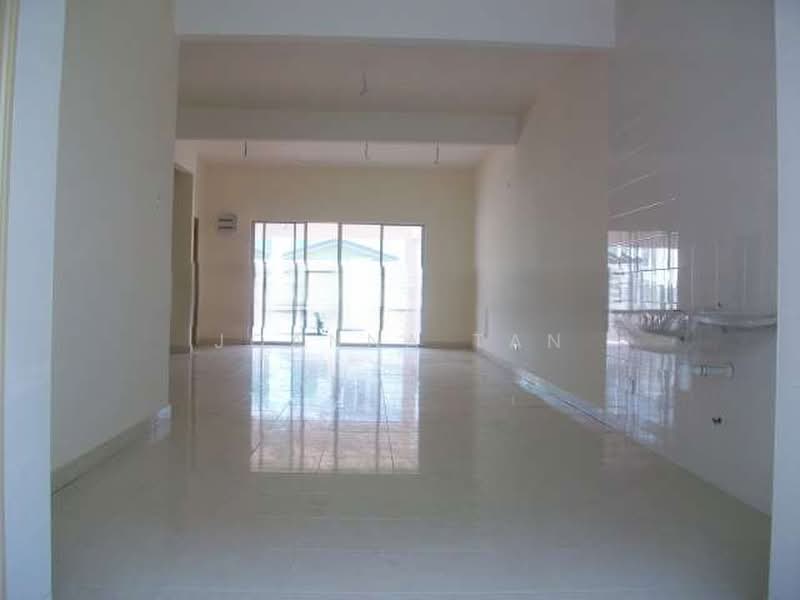 Rumah Teres 2 Tingkat untuk Dijual di Bandar Parklands (Klang) - Joanna Tan - Living Room - PropertyGuru.com.my