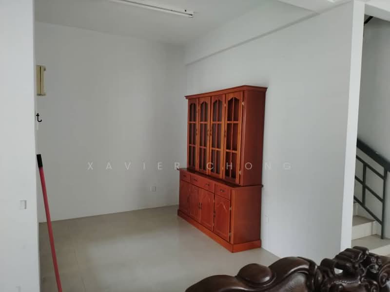 Rumah Teres 2 Tingkat untuk Dijual di Bandar Putra Permai (Seri Kembangan) - Xavier Chong - Living Room - PropertyGuru.com.my