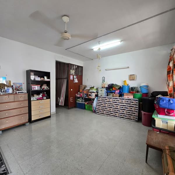 Rumah Teres 2 Tingkat untuk Dijual di Island Park (Jelutong) - Meng . - Living Room - PropertyGuru.com.my