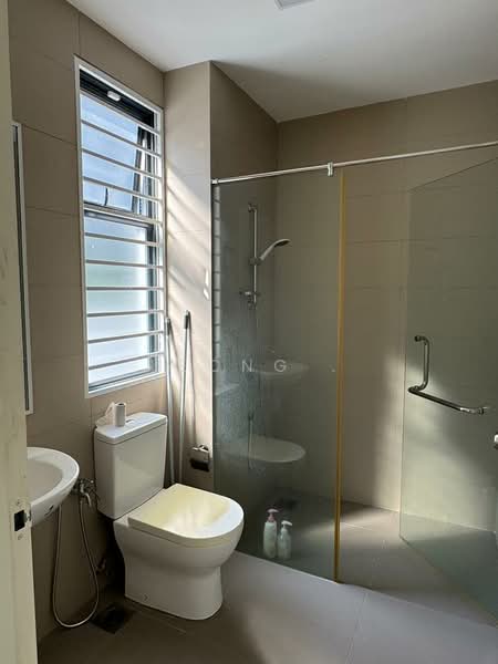 Semi-Detached House for Sale in Sunway Cassia (Batu Maung) - Leong . - Bathroom - PropertyGuru.com.my