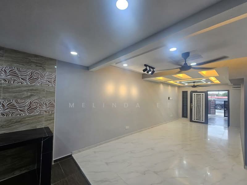 2-storey Terraced House for Sale in Taman Bukit Kempas (Tampoi) - Melinda Ee - Living Room - PropertyGuru.com.my
