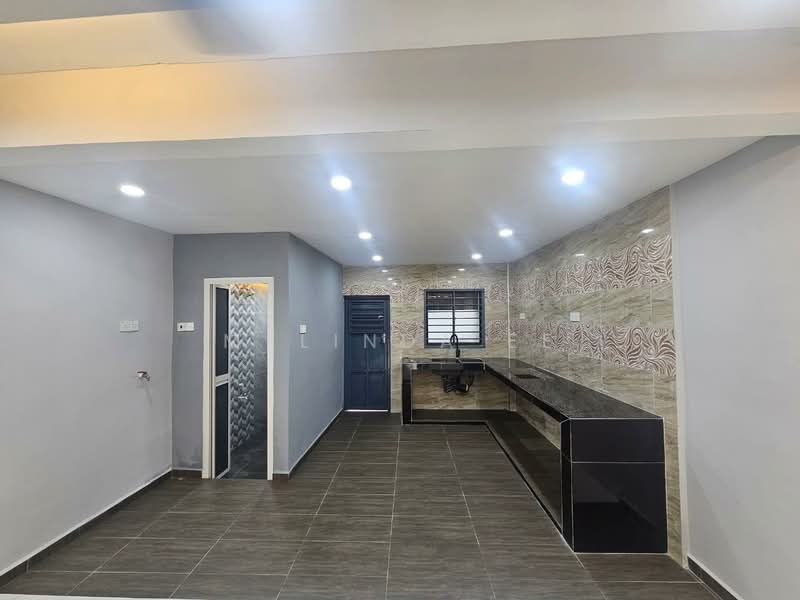 2-storey Terraced House for Sale in Taman Bukit Kempas (Tampoi) - Melinda Ee - Kitchen - PropertyGuru.com.my