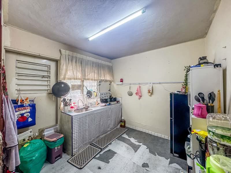 Rumah Teres 2 Tingkat untuk Dijual di Taman Putra (Ampang) - Izzat Zamros - Kitchen - PropertyGuru.com.my